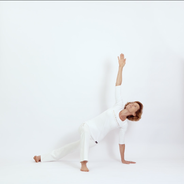 Indian Balance Faszien-Flow im Tanzsaal Selina Kumberg